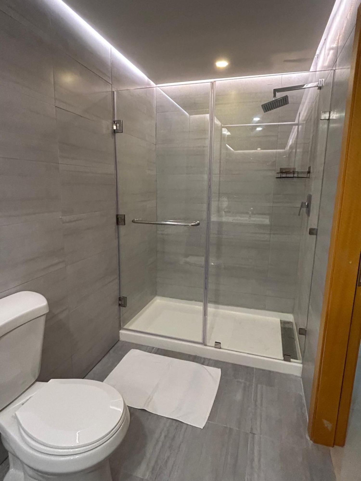 Galaxy Hotel Сент-Питерсберг Экстерьер фото